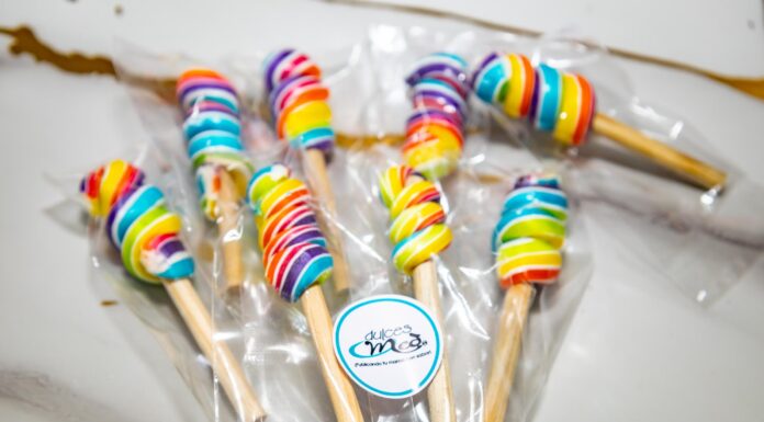 Dulces Promocionales que sí se comen: una forma creativa de poner tu marca en las manos de tus clientes